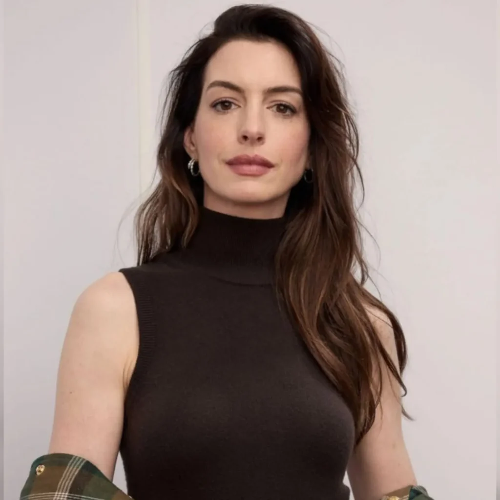 Anne Hathaway Biography (American Actress)