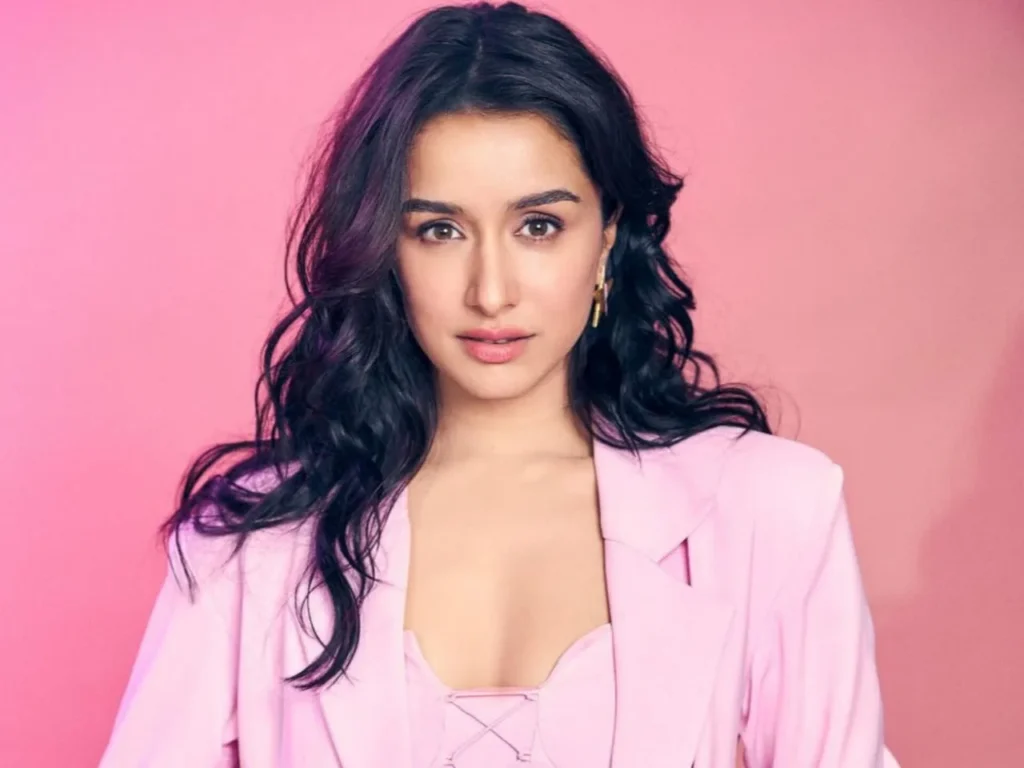 Shraddha Kapoor Biography (Indian Actress) Age, Family, Boyfriend and More