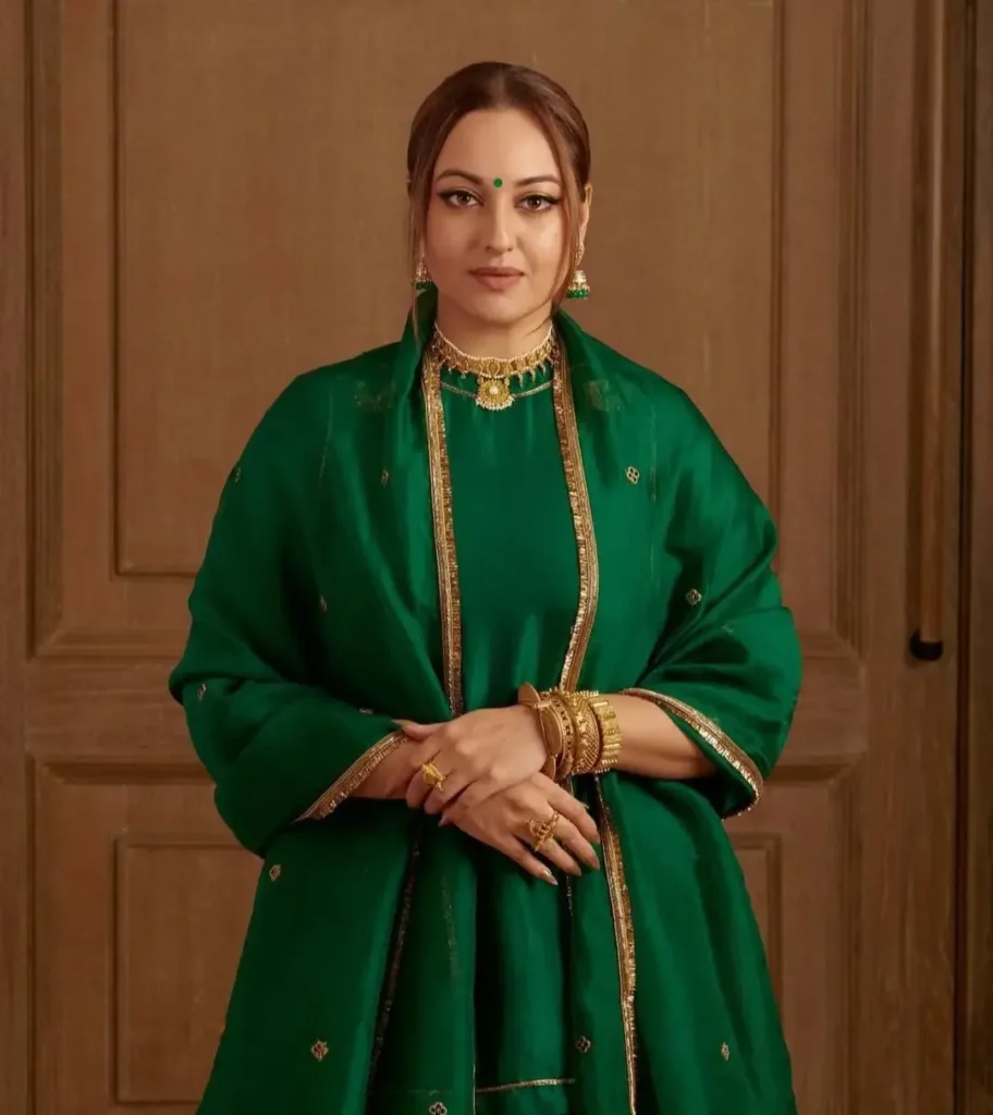 Sonakshi Sinha Biography (Indian Actress and Model)