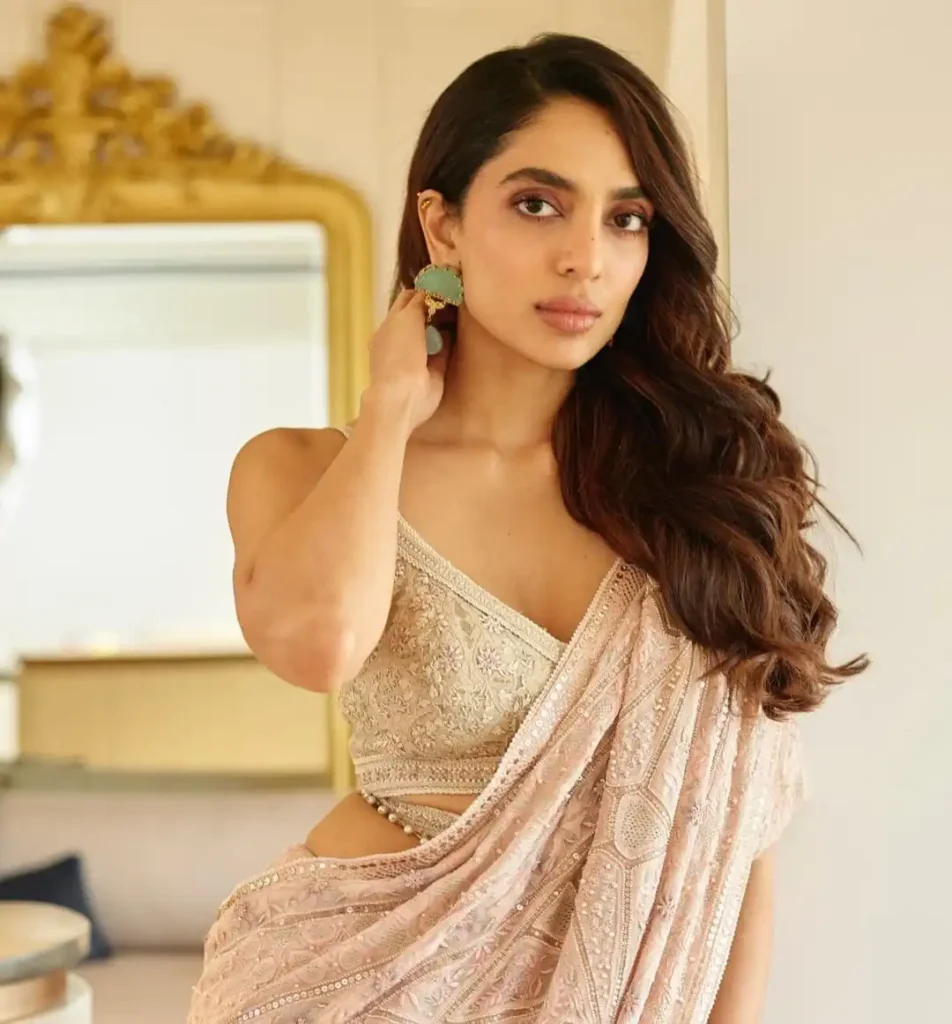 Sobhita Dhulipala Biography (Indian Actress and Model)