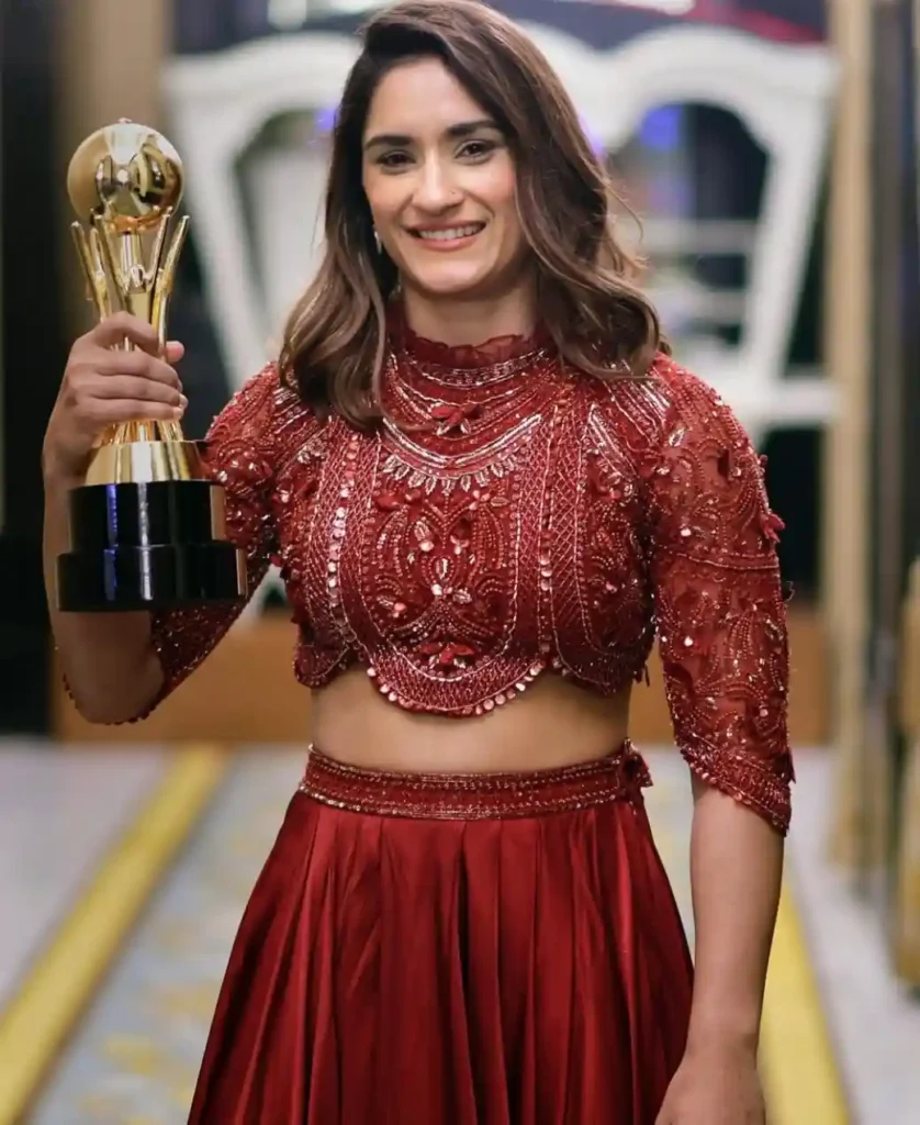 Vinesh Phogat Biography (Indian Professional Wrestler)