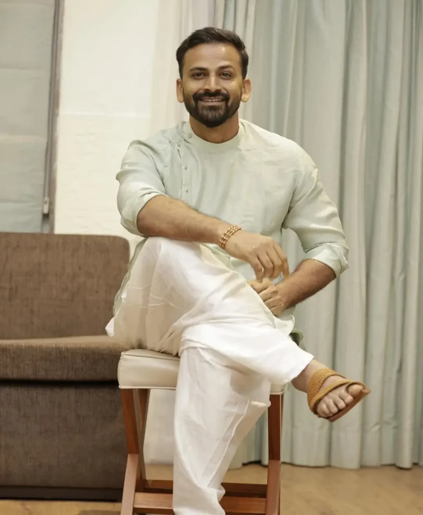 Dhananjaya biography (Indian Actor and Film Producer)