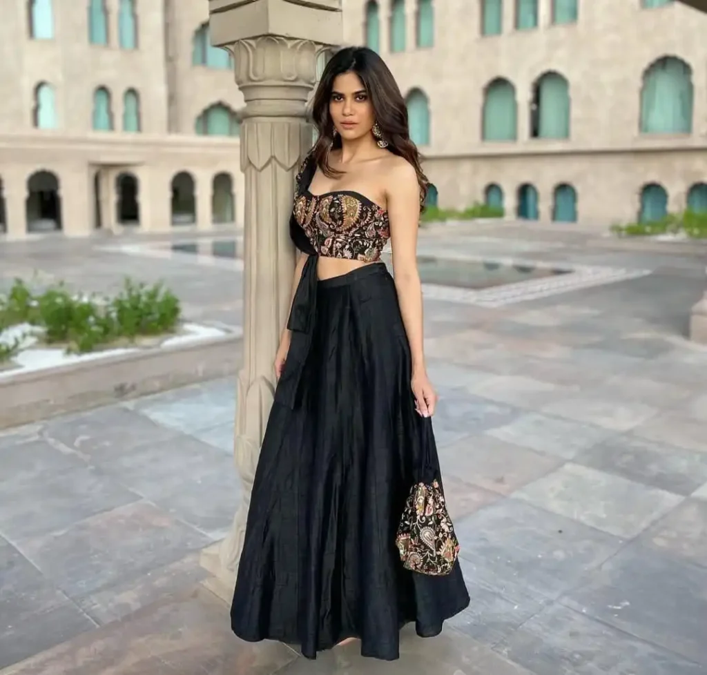 Aaditi Pohankar biography (Indian Actress)