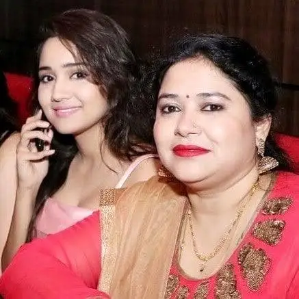 Ashi Singh biography (Indian Actress and Model)