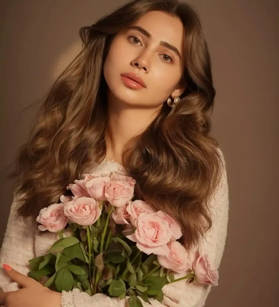 Zahrah Khan biography (British-Indian Actress and Playback Singer)