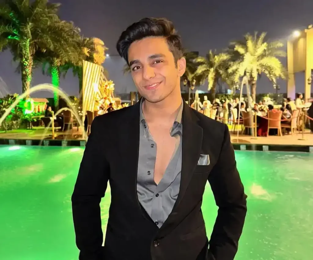 Aarush Bhola biography (Indian Youtuber)
