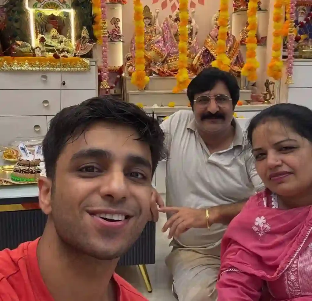 Aarush Bhola biography (Indian Youtuber)