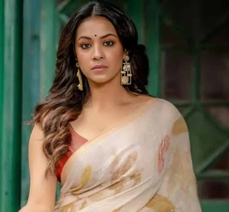 Barkha Bisht biography (Indian Actress and Model)