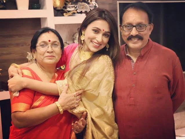 Mimi Chakraborty biography (Indian Actress and Politician)