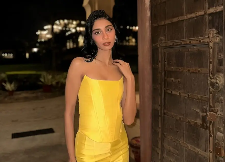 Dolly Singh biography (Indian Fashion Blogger)